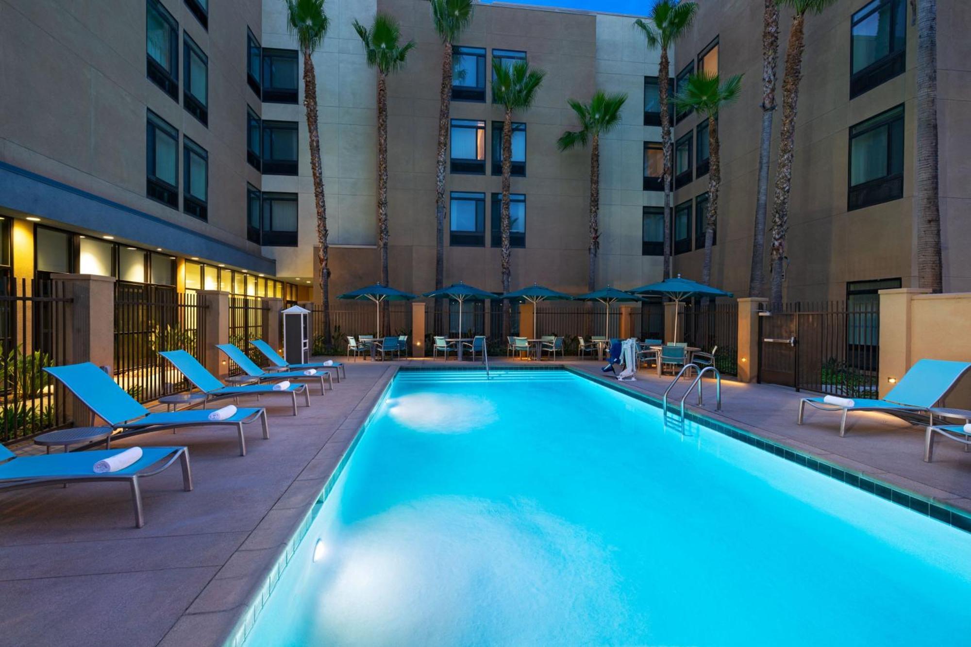 Springhill Suites By Marriott Anaheim Maingate Exterior foto